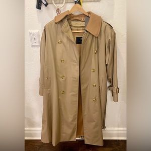 COPY - New with tags AUTHENTIC Burberry Victoria Coat.